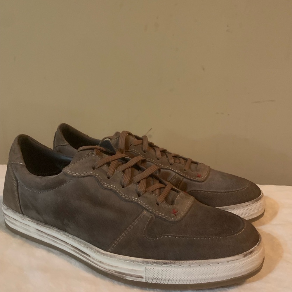 Men Max Stanco Sandy brown tenni shoe sz.12.  Made in Italy …authentic